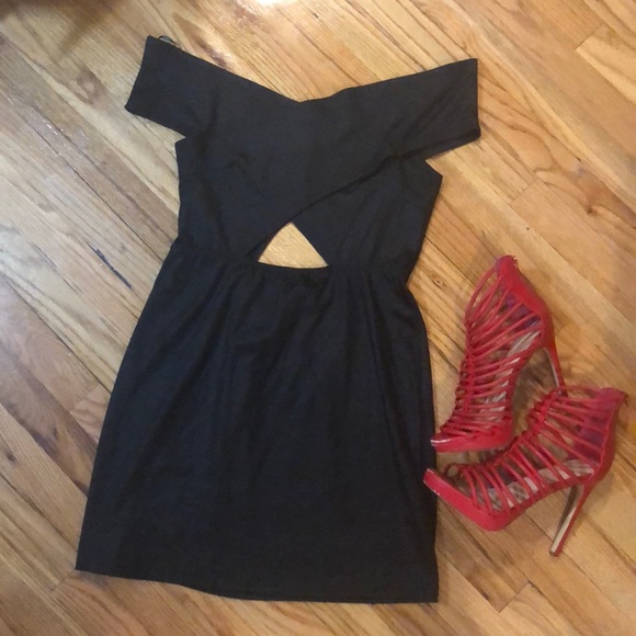 Forever 21 Dresses & Skirts - Black off the shoulder key hole dress!!